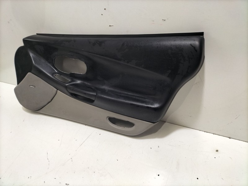Recambio de guarnecido puerta delantera derecha para chevrolet corvette 5.7 referencia OEM IAM 10247320  