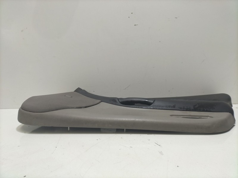 Recambio de guarnecido puerta delantera derecha para chevrolet corvette 5.7 referencia OEM IAM 10247320  