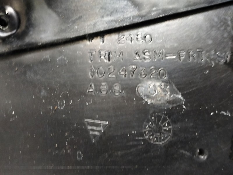 Recambio de guarnecido puerta delantera derecha para chevrolet corvette 5.7 referencia OEM IAM 10247320  