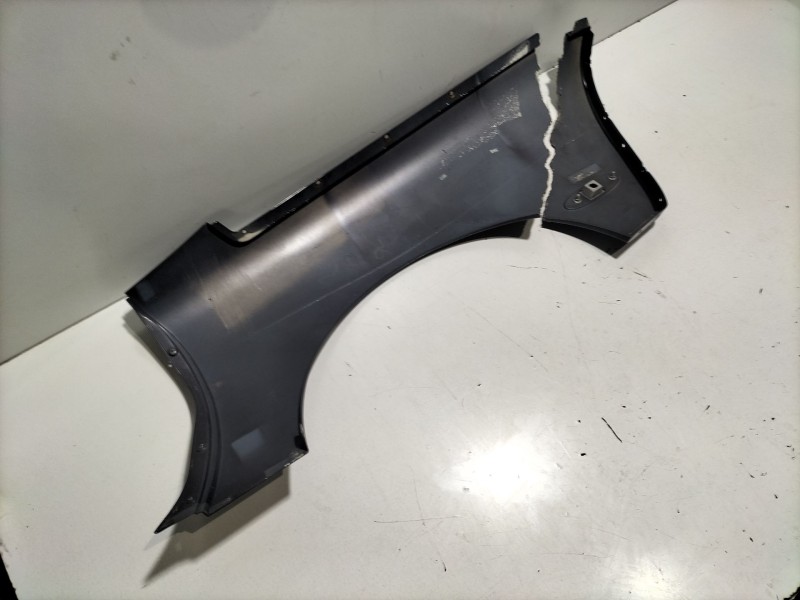 Recambio de aleta trasera derecha para chevrolet corvette 5.7 referencia OEM IAM 10408006  