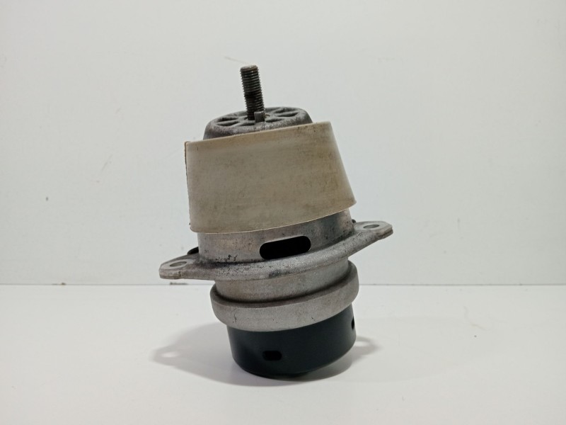 Recambio de soporte motor izquierdo para audi q7 (4l) 3.0 tdi v6 advance quattro (176kw) referencia OEM IAM 7L8199131  