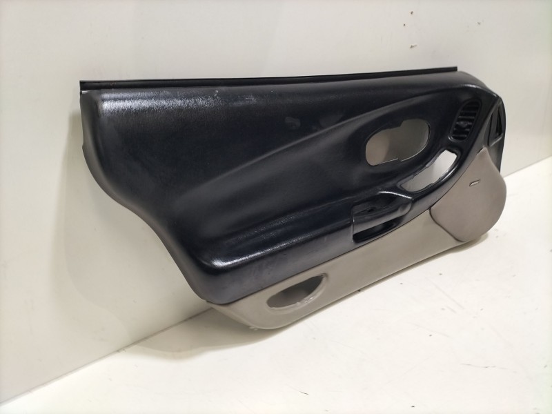 Recambio de guarnecido puerta delantera izquierda para chevrolet corvette 5.7 referencia OEM IAM 10405036  