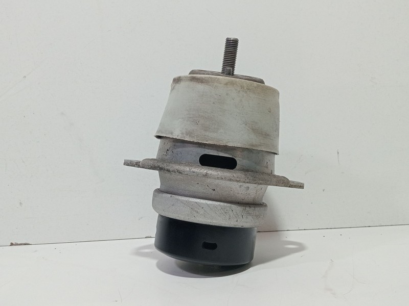 Recambio de soporte motor derecho para audi q7 (4l) 3.0 tdi v6 advance quattro (176kw) referencia OEM IAM 7L8199131  