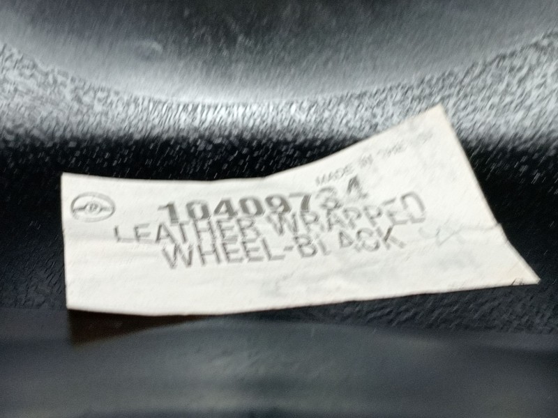 Recambio de moldura para chevrolet corvette 5.7 referencia OEM IAM 10409734  