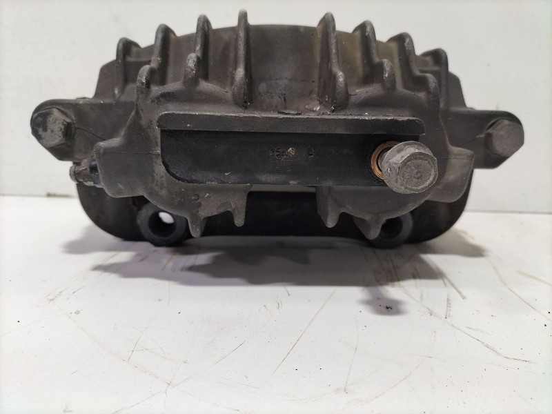 Recambio de pinza freno delantera derecha para chevrolet corvette 5.7 referencia OEM IAM   