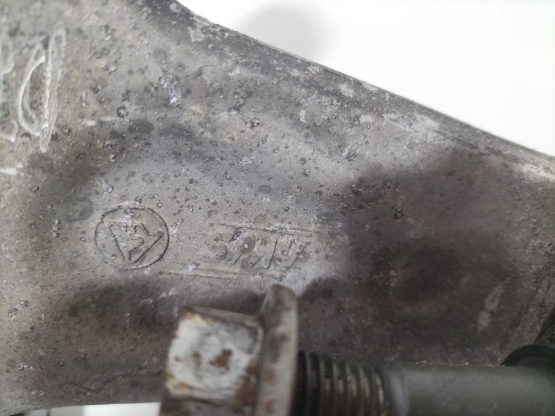 Recambio de mangueta delantera izquierda para chevrolet corvette 5.7 referencia OEM IAM L10237239  