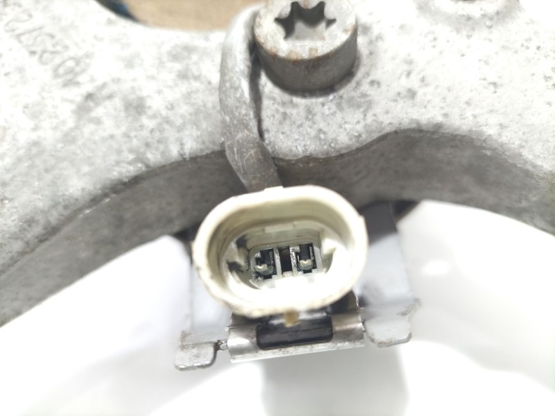 Recambio de mangueta delantera derecha para chevrolet corvette 5.7 referencia OEM IAM R10237238  