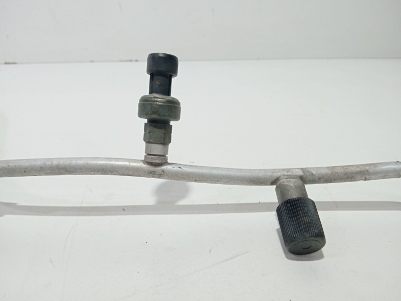 Recambio de tubos aire acondicionado para chevrolet corvette 5.7 referencia OEM IAM 4L0833051  