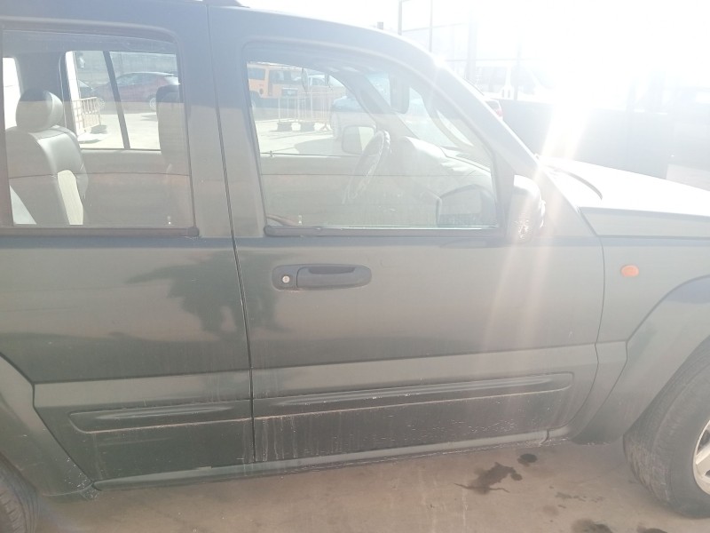 Recambio de puerta delantera derecha para chrysler jeep cherokee (kj) 2.5 crd básico referencia OEM IAM JEEPCHEROKEE(KJ)2.5CRDBá