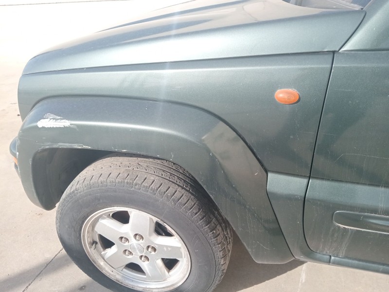 Recambio de aleta delantera izquierda para chrysler jeep cherokee (kj) 2.5 crd básico referencia OEM IAM JEEPCHEROKEE(KJ)2.5CRDB