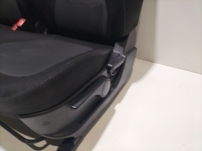 Recambio de juego asientos completo para hyundai i20 i (pb, pbt) 1.2 referencia OEM IAM negros  