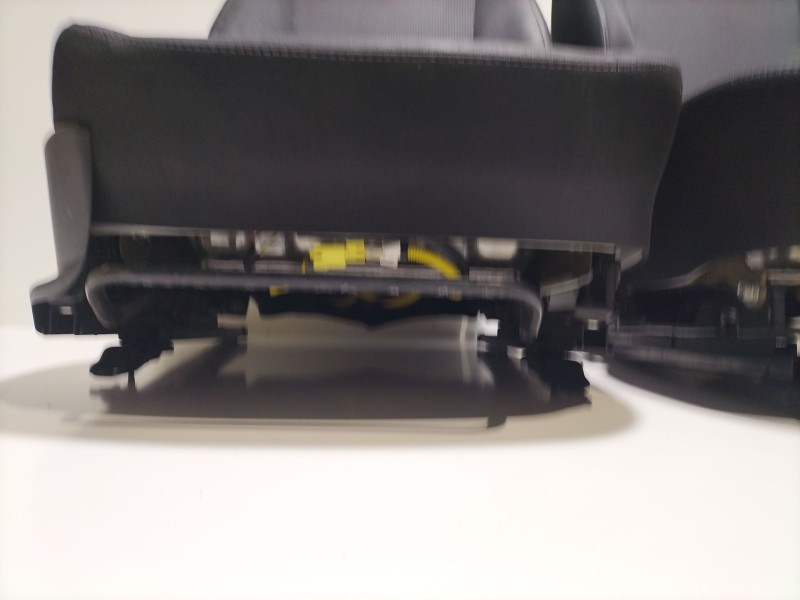 Recambio de juego asientos completo para hyundai i20 i (pb, pbt) 1.2 referencia OEM IAM negros  