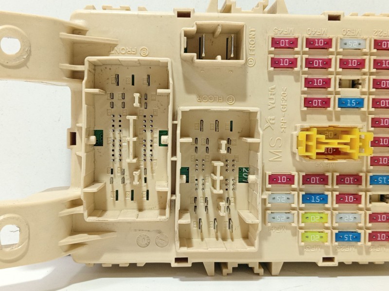 Recambio de caja reles / fusibles para hyundai i20 i (pb, pbt) 1.2 referencia OEM IAM 1J03012100620  
