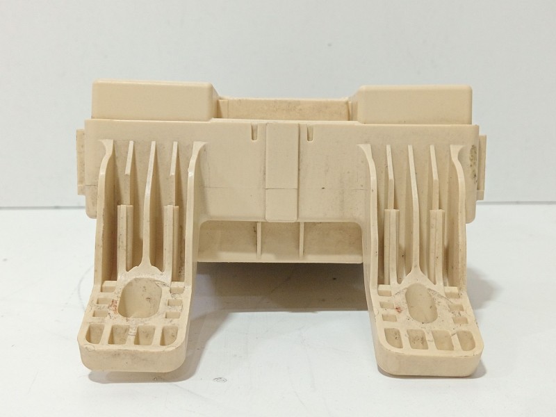 Recambio de caja reles / fusibles para hyundai i20 i (pb, pbt) 1.2 referencia OEM IAM 1J03012100620  