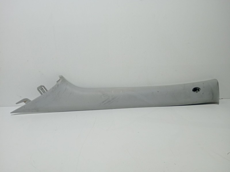 Recambio de moldura para hyundai i20 i (pb, pbt) 1.2 referencia OEM IAM 858101J000  