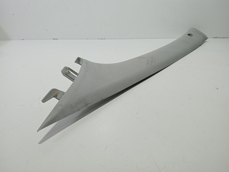 Recambio de moldura para hyundai i20 i (pb, pbt) 1.2 referencia OEM IAM 858101J000  