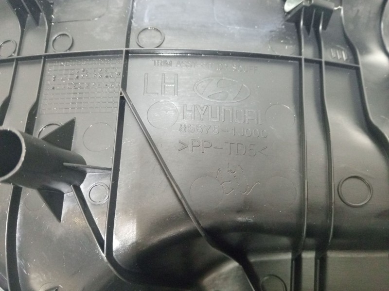 Recambio de moldura para hyundai i20 i (pb, pbt) 1.2 referencia OEM IAM 858751J000  