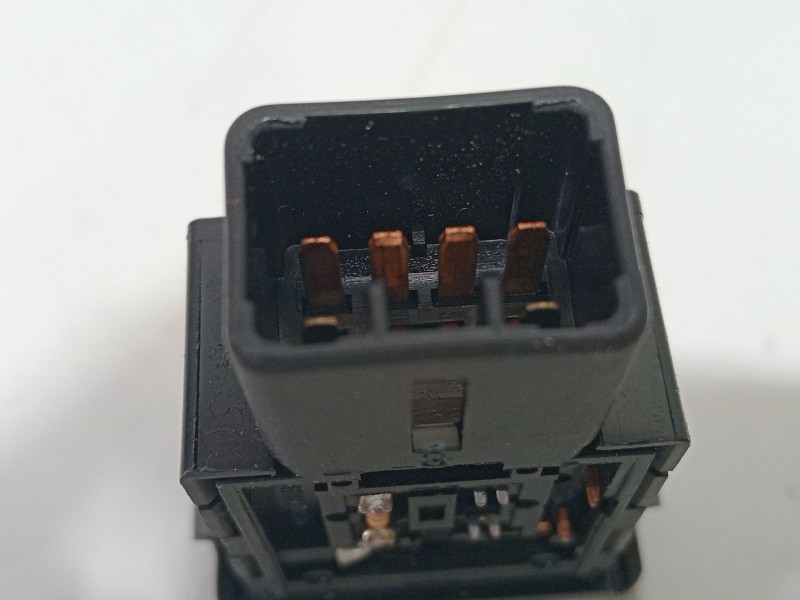 Recambio de interruptor para hyundai i20 i (pb, pbt) 1.2 referencia OEM IAM 202007239  