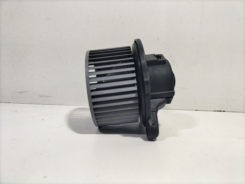 Recambio de motor calefaccion para hyundai i20 i (pb, pbt) 1.2 referencia OEM IAM f00s330024  