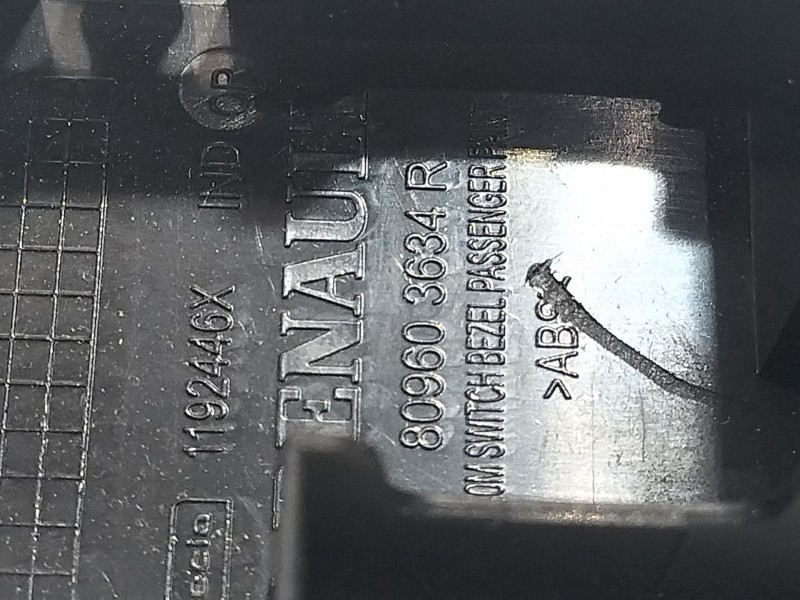 Recambio de moldura para renault clio iv (bh_) 1.6 rs (bhj4, bhj6, bhmm) referencia OEM IAM 809603634R  