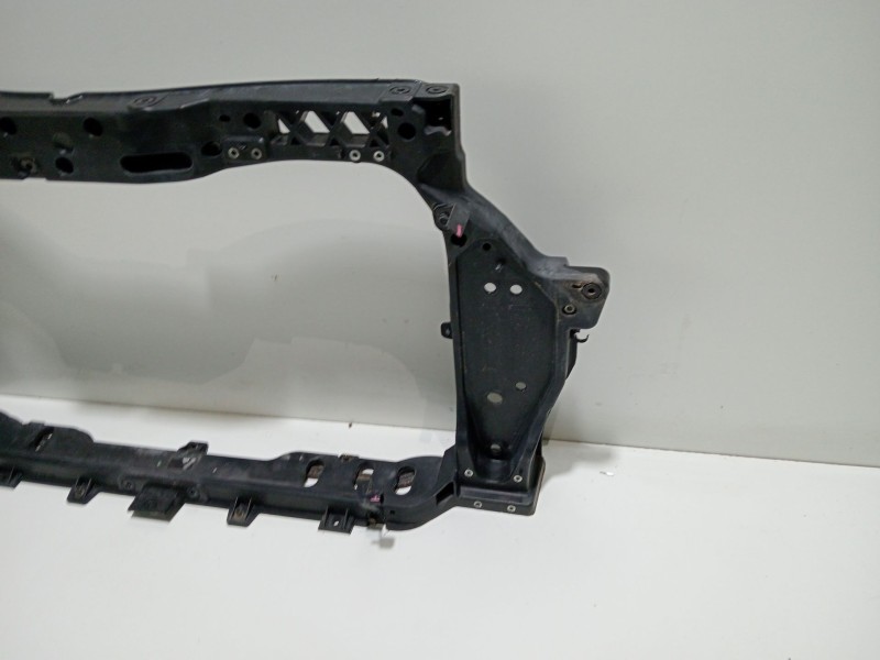 Recambio de soporte radiador para hyundai i20 i (pb, pbt) 1.2 referencia OEM IAM 641011J700  