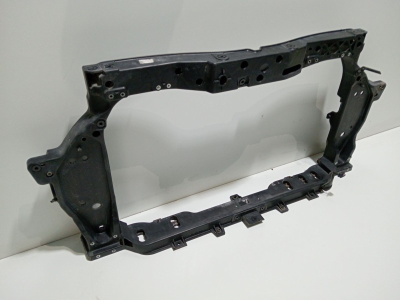 Recambio de soporte radiador para hyundai i20 i (pb, pbt) 1.2 referencia OEM IAM 641011J700  