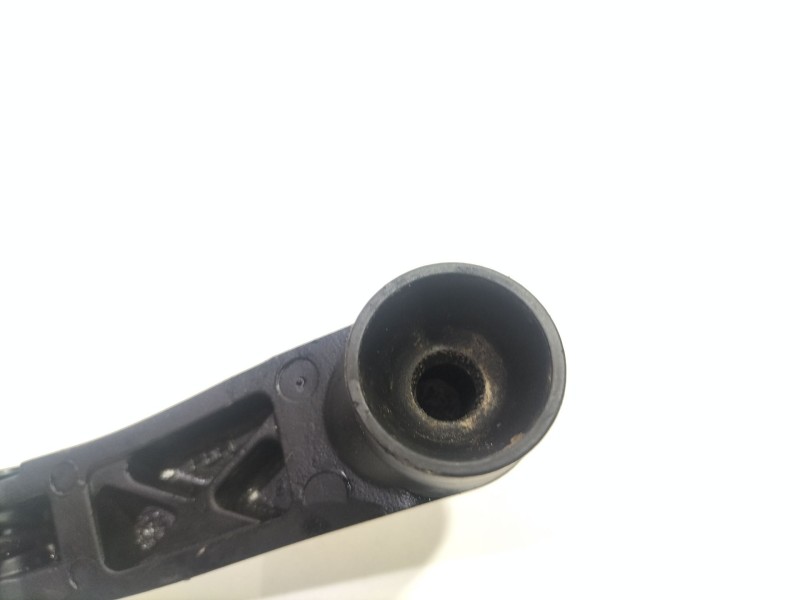 Recambio de brazo limpia delantero izquierdo para hyundai i20 i (pb, pbt) 1.2 referencia OEM IAM G4LA  