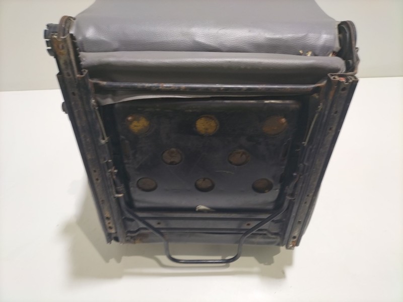 Recambio de asiento delantero derecho para volkswagen t4 transporter/furgoneta (mod. 1991) combi referencia OEM IAM ALB  