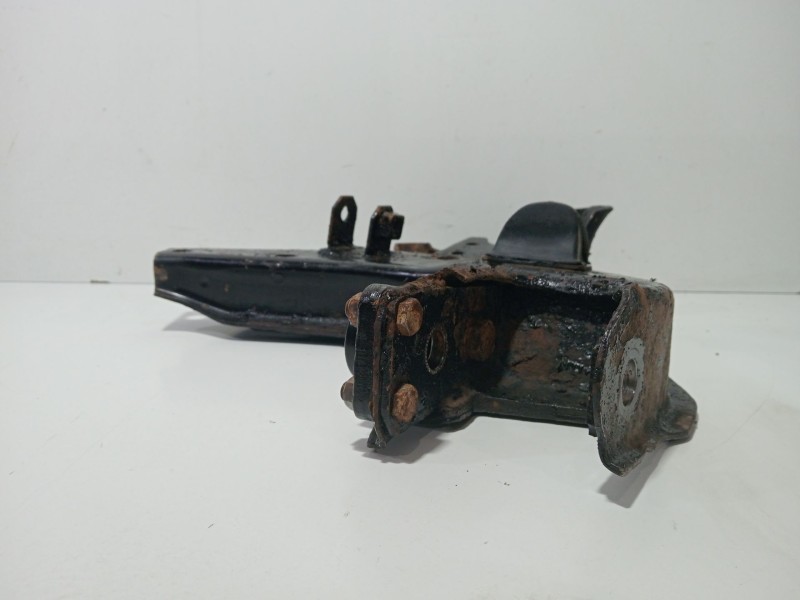 Recambio de brazo suspension inferior delantero izquierdo para nissan terrano/terrano.ii (r20) comfort referencia OEM IAM 1.6TIP