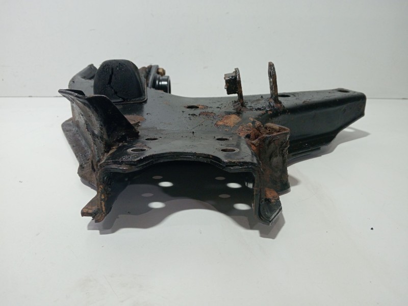 Recambio de brazo suspension inferior delantero izquierdo para nissan terrano/terrano.ii (r20) comfort referencia OEM IAM 1.6TIP