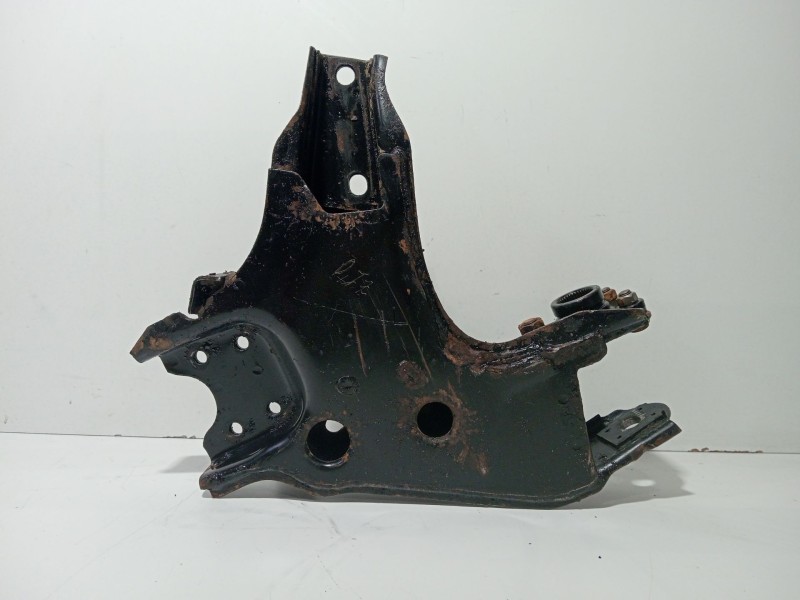 Recambio de brazo suspension inferior delantero izquierdo para nissan terrano/terrano.ii (r20) comfort referencia OEM IAM 1.6TIP