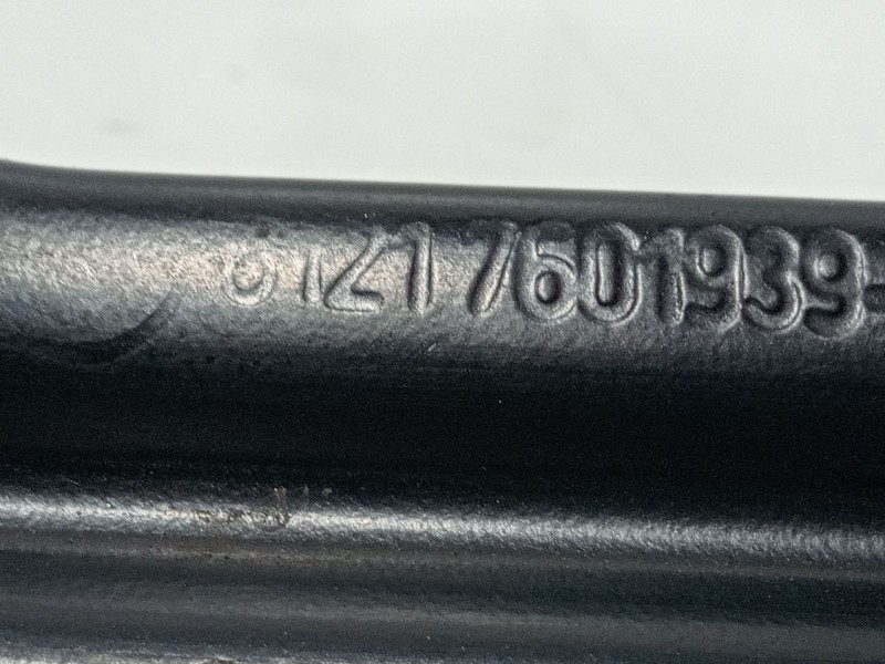 Recambio de soporte bateria para bmw serie 3 berlina (e46) 320i referencia OEM IAM 01217601939  