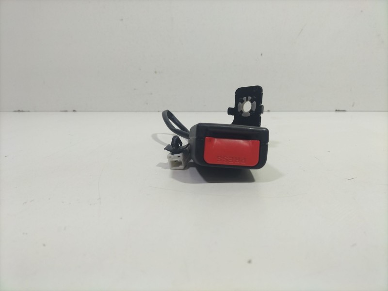 Recambio de anclaje cinturon trasero derecho para hyundai i20 i (pb, pbt) 1.2 referencia OEM IAM G4LA  