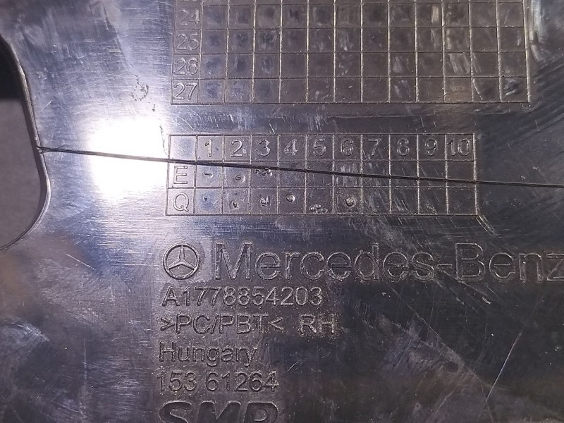 Recambio de moldura para mercedes-benz clase a sedán (v177) amg a 35 4-matic (177.151) referencia OEM IAM A1778858600  