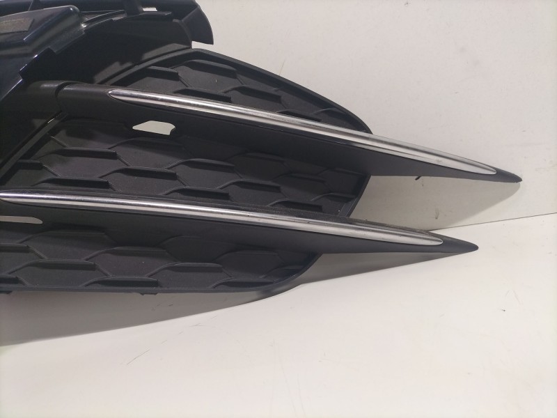 Recambio de moldura para mercedes-benz clase a sedán (v177) amg a 35 4-matic (177.151) referencia OEM IAM A1778858600  