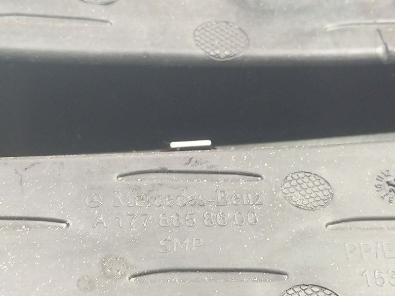 Recambio de moldura para mercedes-benz clase a sedán (v177) amg a 35 4-matic (177.151) referencia OEM IAM A1778858600  