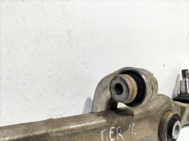 Recambio de brazo suspension inferior delantero derecho para volkswagen passat berlina (3b3) v6 tdi highline referencia OEM IAM 