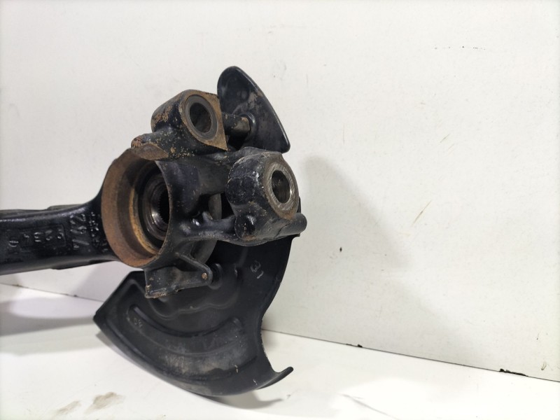 Recambio de mangueta delantera derecha para volkswagen passat berlina (3b3) v6 tdi highline referencia OEM IAM 8D0407258  