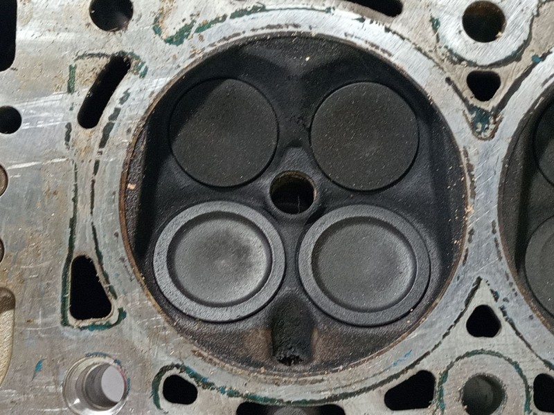 Recambio de culata para chevrolet camaro 3.6 referencia OEM IAM 12590609  