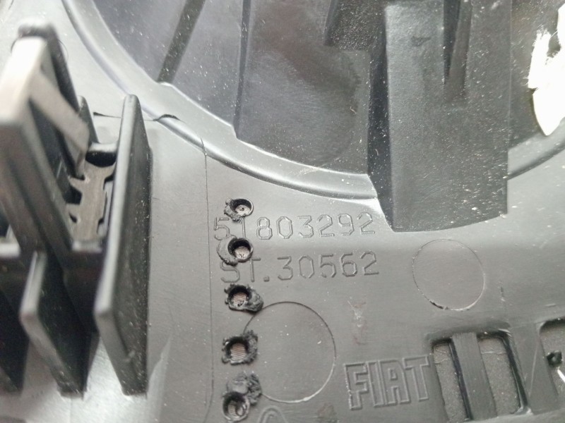 Recambio de moldura para fiat 500 (312_) 1.4 (312axc1b, 312cxc1b) referencia OEM IAM 51803292  