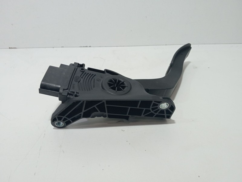 Recambio de pedal acelerador para ford fiesta (cb1) ghia referencia OEM IAM 8V219F836AA  