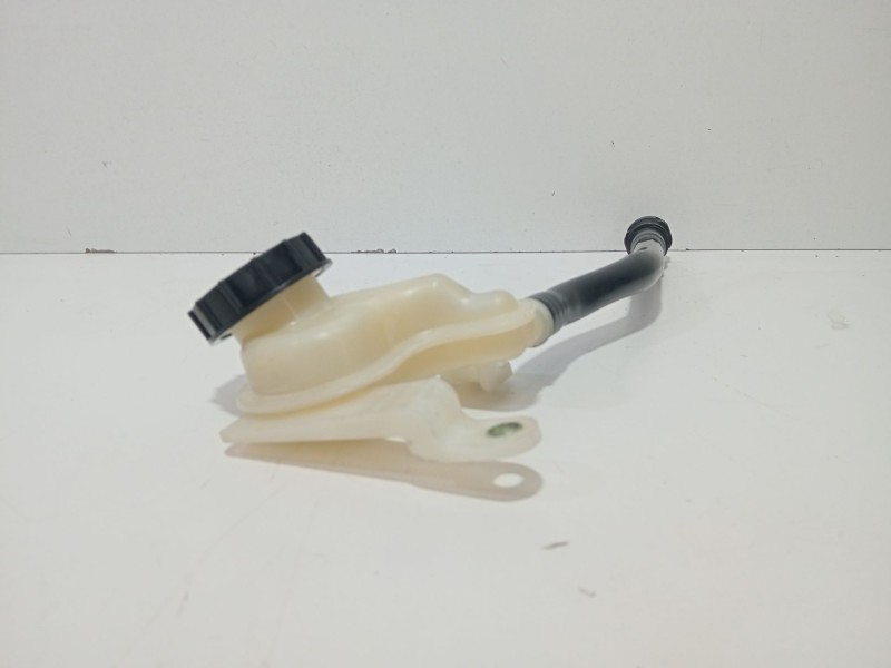 Recambio de deposito servo para ford fiesta (cb1) ghia referencia OEM IAM 8V512K478A  