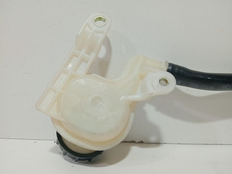 Recambio de deposito servo para ford fiesta (cb1) ghia referencia OEM IAM 8V512K478A  