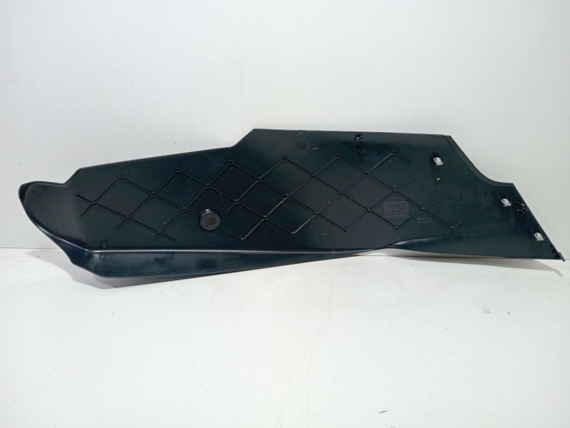 Recambio de moldura para ford fiesta (cb1) ghia referencia OEM IAM 8A61A046B26A  