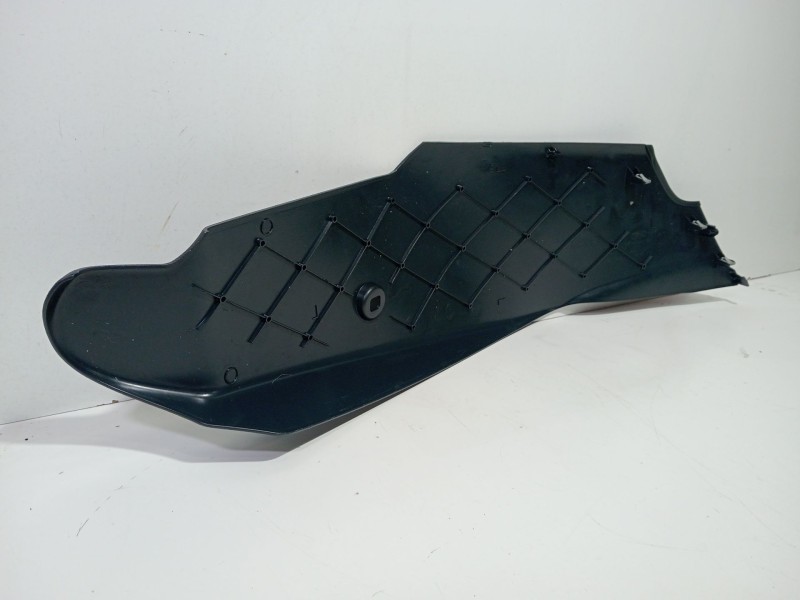 Recambio de moldura para ford fiesta (cb1) ghia referencia OEM IAM 8A61A046B26A  