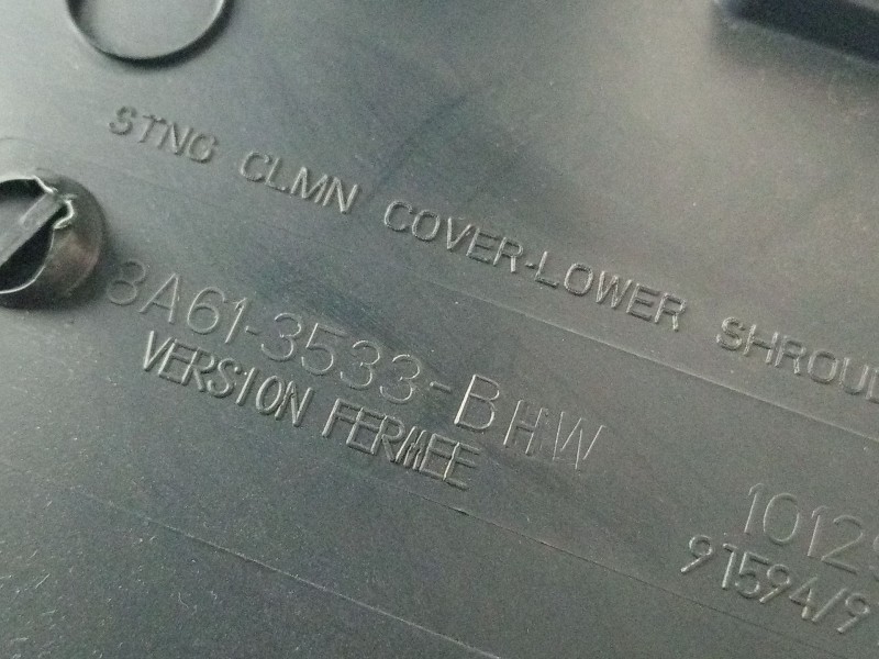 Recambio de guarnecido volante para ford fiesta (cb1) ghia referencia OEM IAM 8A613533  