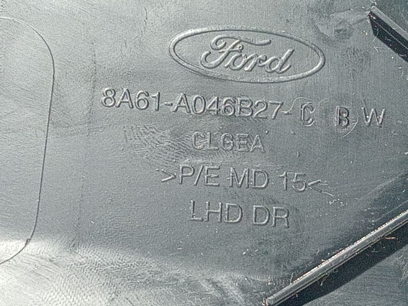 Recambio de moldura para ford fiesta (cb1) ghia referencia OEM IAM 8A61A046B27C  