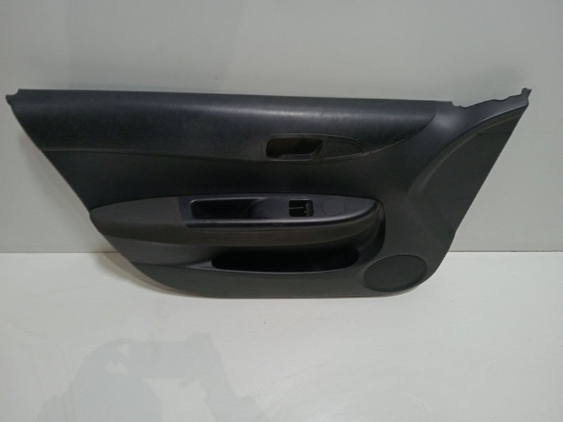 Recambio de guarnecido puerta delantera izquierda para hyundai i20 ii (gb, ib) 1.2 referencia OEM IAM 823101J010  