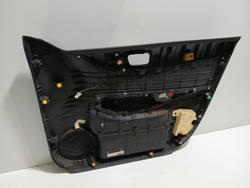 Recambio de guarnecido puerta delantera izquierda para hyundai i20 ii (gb, ib) 1.2 referencia OEM IAM 823101J010  