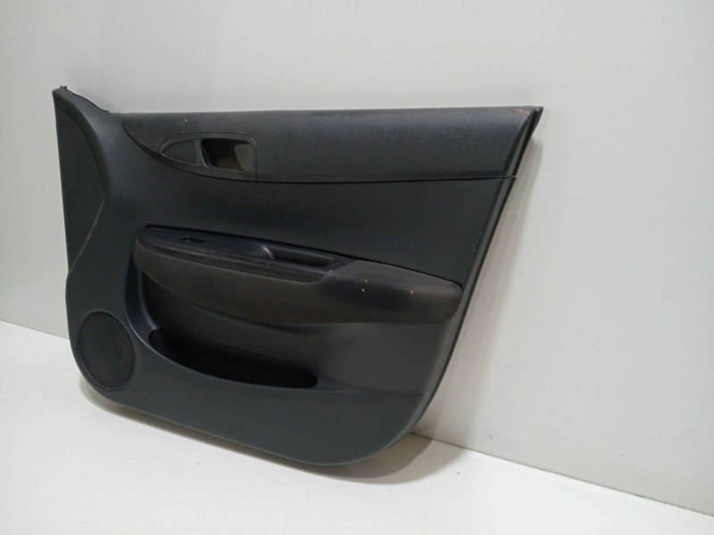 Recambio de guarnecido puerta delantera derecha para hyundai i20 ii (gb, ib) 1.2 referencia OEM IAM 823201J010  